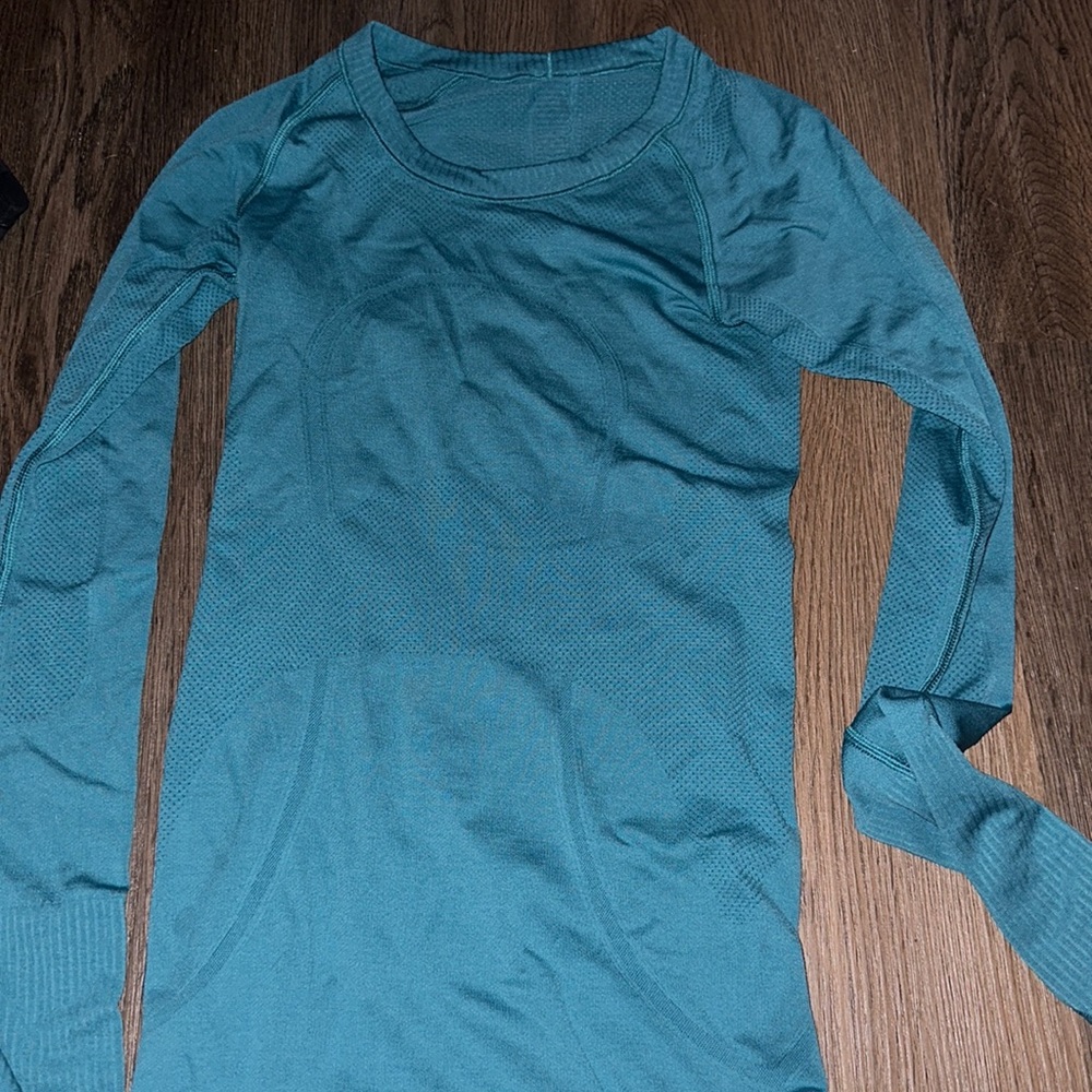 lululemon size 0 long sleeve